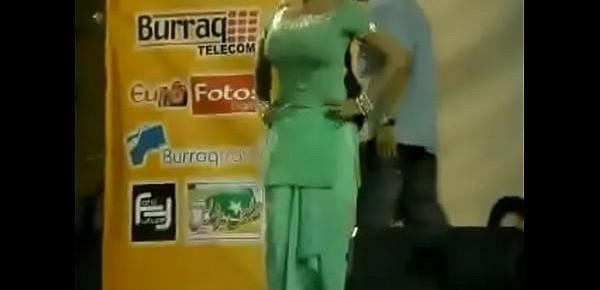  Paki Booby Stage Acctress Saima Khan shaking big boobs on stage